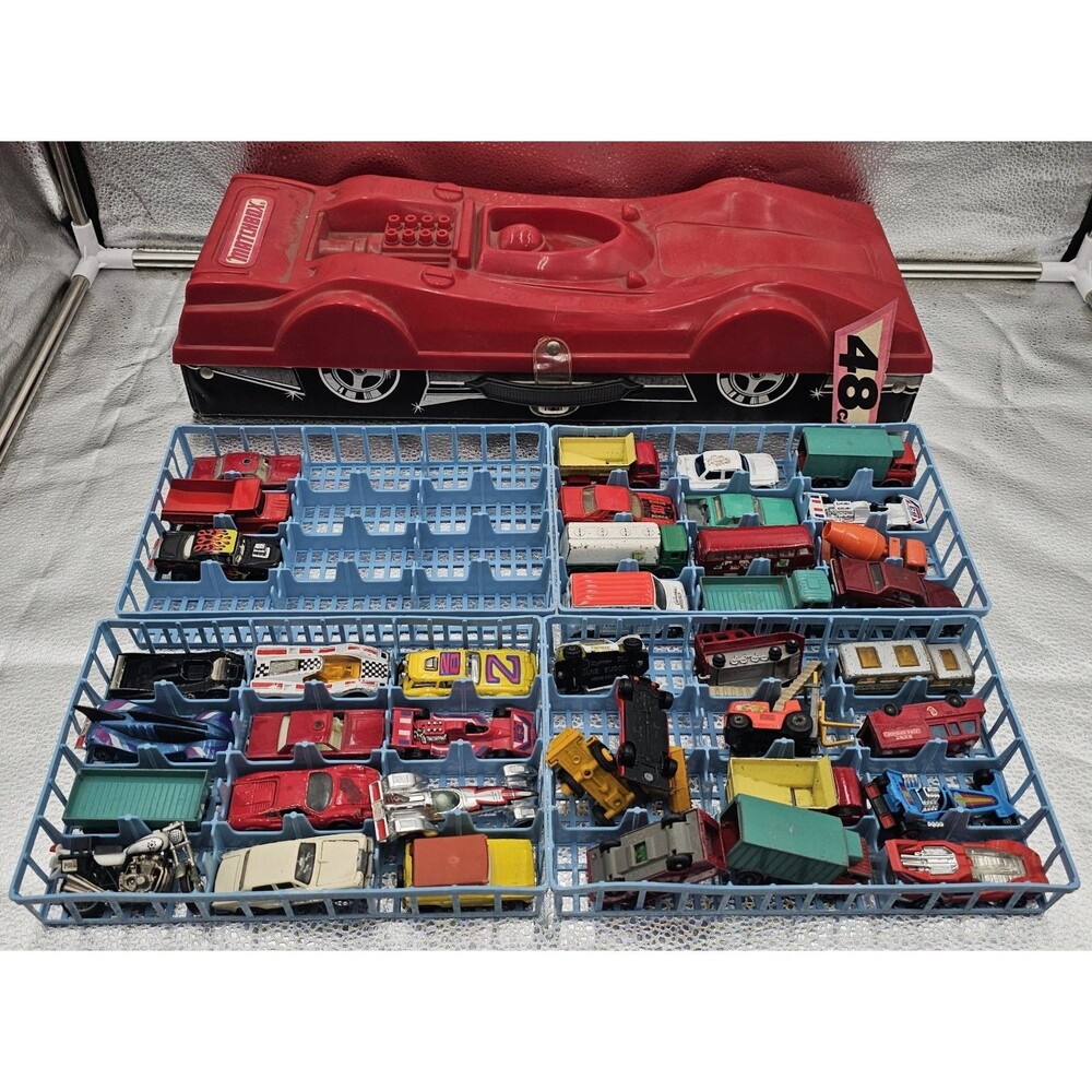 Vintage Matchbox Lesney England Red Racing 48 Car Carrying Case w/ Cars *Read